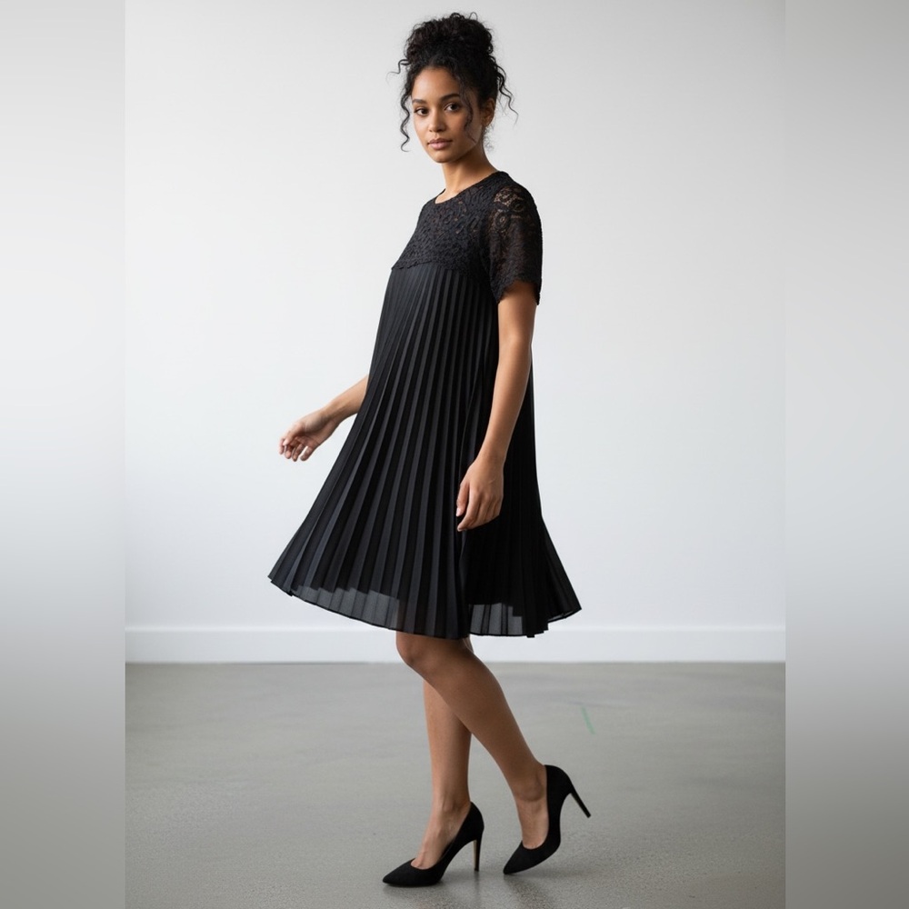 Elegant Black Lace Pleated Dress